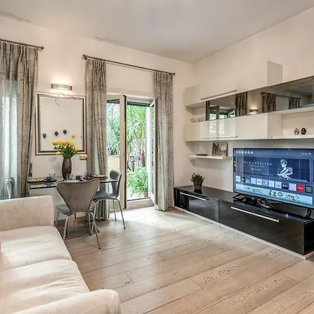 Santa Croce With Private Terrace Appartement