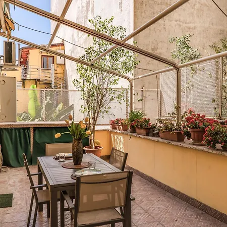 Santa Croce With Private Terrace Apartman